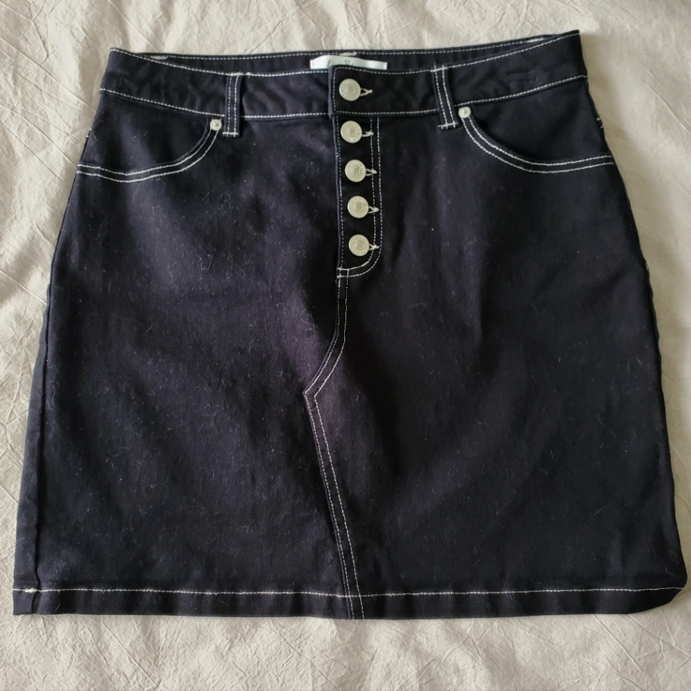 Love Tree Black Button-Front Mini Skirt